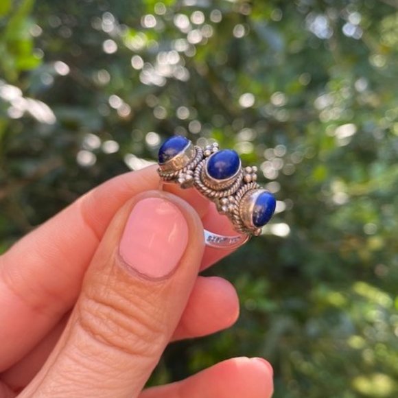 Vintage Jewelry - VTG 925 Silver 3-Stone Blue Trilogy RING